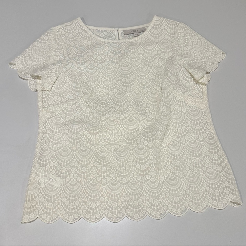 Loft Elegant Cream Lace Top size Small Petite